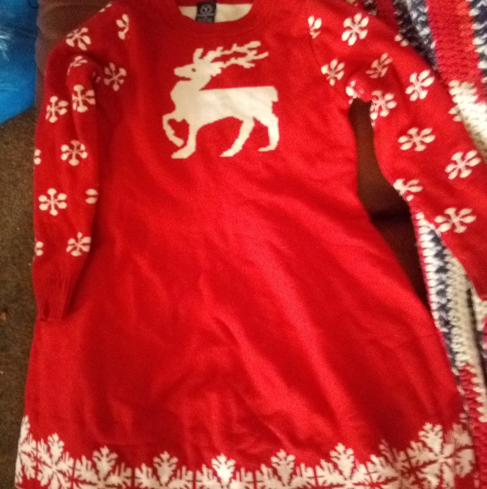 Girls size 6/7yrs sweater dress